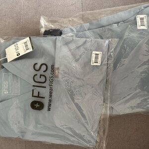 Figs Light Gray Scrub Set